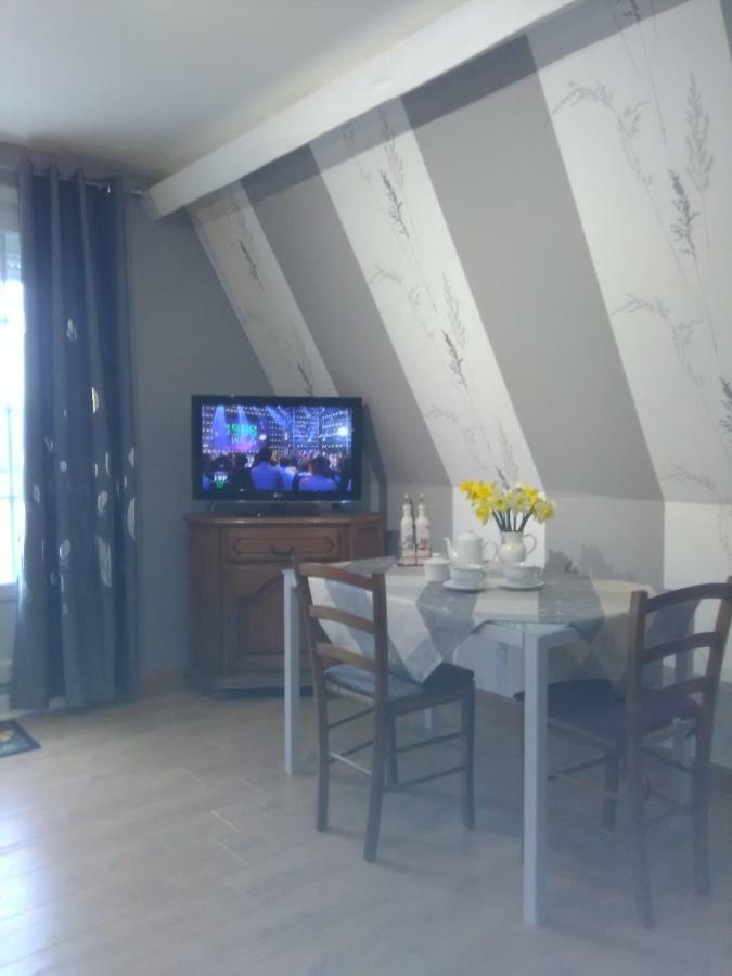 Chez Nicole Apartment Marconne Bagian luar foto